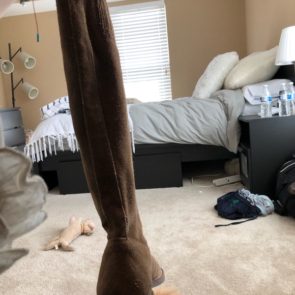 Below knee boots - Picture 3 of 3